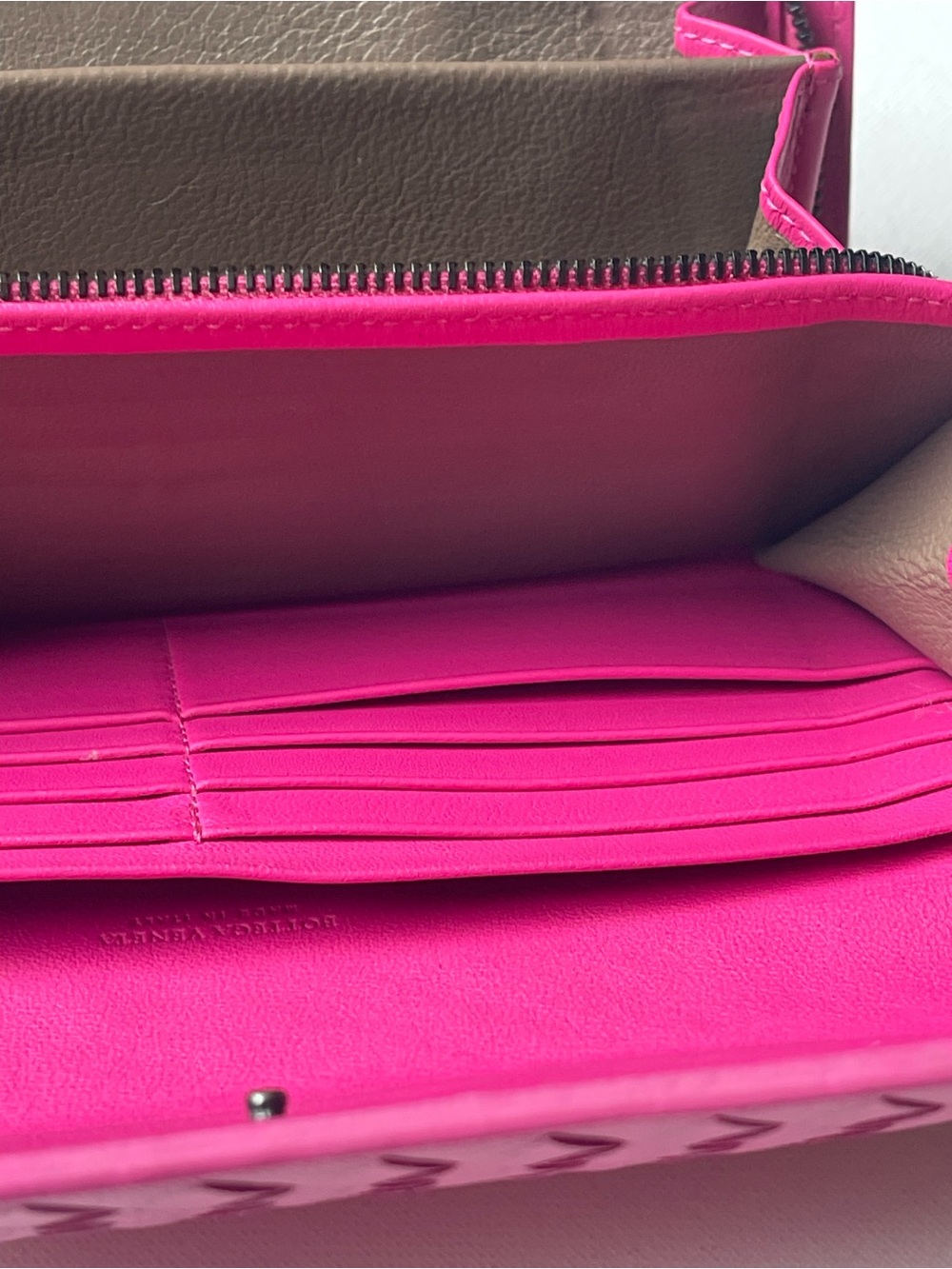 LIKE NEW BOTTEGA VENETA INTRECCIATO CONTINENTAL NAPPA LEATHER DEEP PINK WALLET - Picture 10 of 17